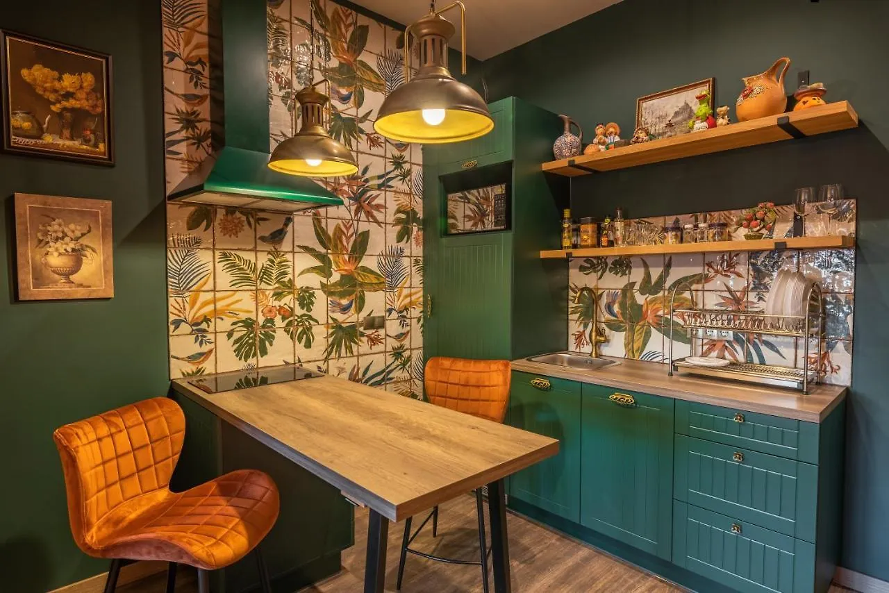 Extraordinary French Quarter Apartments In Vivid Colors Kiev
