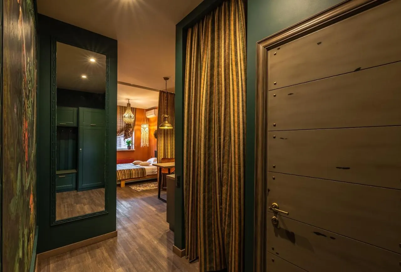 Extraordinary French Quarter Apartments In Vivid Colors Kiev
